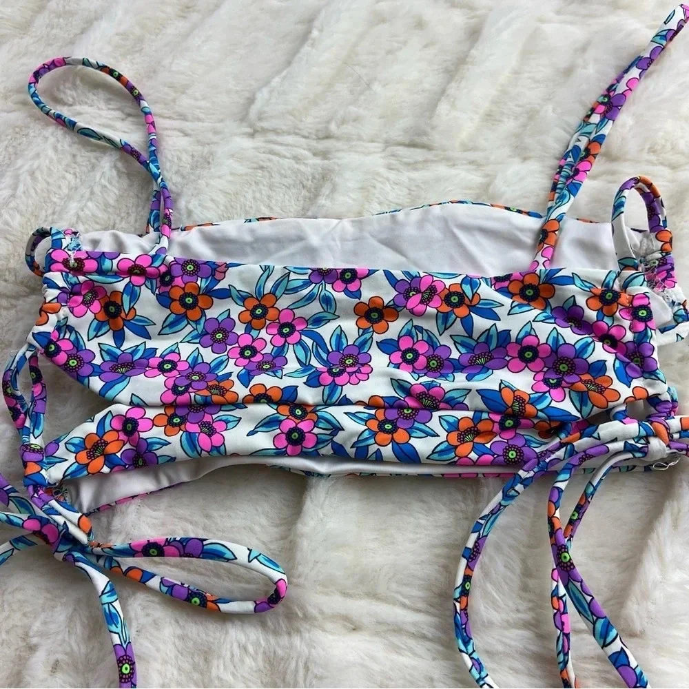 NWOT Frankie’s Bikinis Bikini London top flower farm 12423